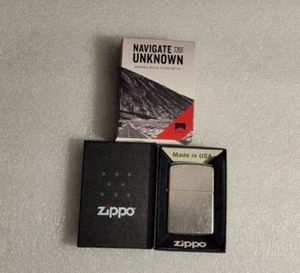 Encendedor Zippo 207 regular Street Chrome - Imagen 1 de 3