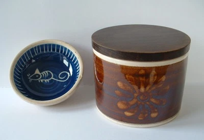 Bernard MOSS Studio Pottery Cornwall - Lidded Jar / Pot & Bowl with Mouse design - Image 1 of 4