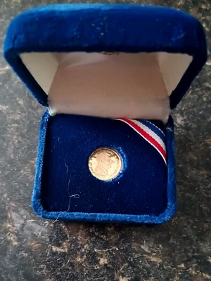 Radiant 10K Gold 1985  Reagan 2nd Inaugural Commemorative - Image 1 of 3