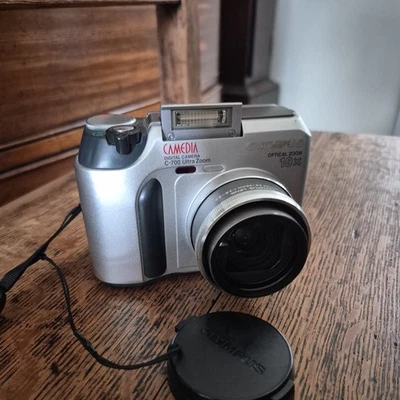 Olympus Camedia C-700 Ultra Zoom 2.1MP 10x Zoom Vintage CCD Digital Camera - Image 1 of 4