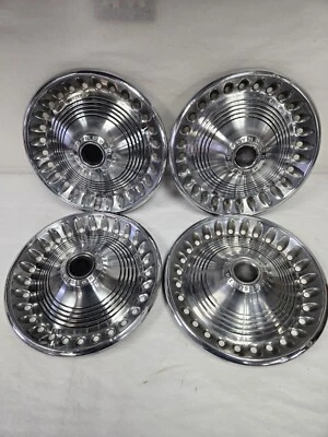 Tapacubos Plymouth Barracuda Satallight Belvedere 1970-74 14 pulgadas OEM Mopar Foto 1 de 4