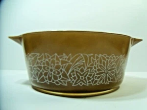 VINTAGE PYREX WOODLAND 2.5 QUART CASSEROLE DISH 475-B - Picture 1 of 8