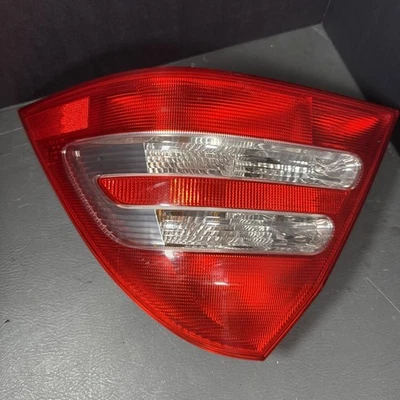 Luz trasera lateral derecha para pasajero Mercedes Benz C320 2003 Foto 1 de 4