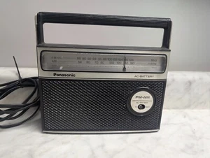 Vintage Panasonic FM-AM AC-Bat Power RF-549 Radio ~PARTS/REPAIR - Picture 1 of 14