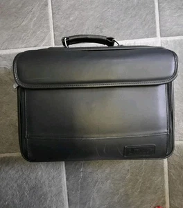 TARGUS CLN5 TRADITIONAL LEATHER CASE FOR 15.4" LAPTOPS, BLACK, GENUINE LEATH - Photo 1/10