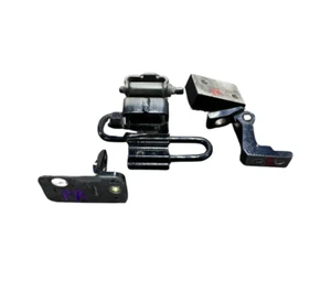 04-10 Audi A8 Quattro Passenger Right Rear Door Lower Hinge Support Bracket OEM - Picture 1 of 11