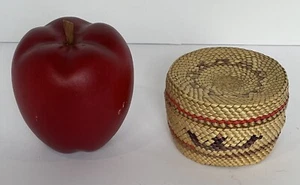 C. 1920 Makah Native American Indian Basket with Lid - Picture 1 of 9