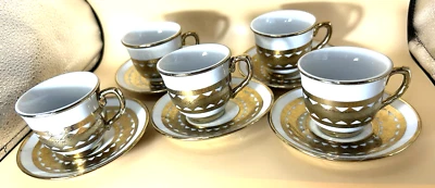 Набор из 5 чашек эспрессо с 5 подходящими блюдцами белый с золотым дизайном и основанием - Изображение 1 из 4