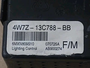 UPGRADED CIRCUIT BOARD RELAYS LIGHTNING CONTROL 4W7Z-13C788-BB 03-04 VICTORIA - Picture 1 of 5