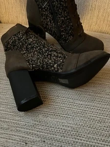 Botas Kisses By 2 Labios marrones - Imagen 1 de 3
