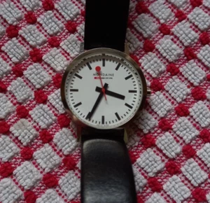 MONDAINE Swiss made unisex reloj de pulsera reloj de estación rareza - Imagen 1 de 3