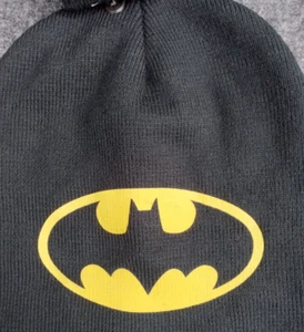 BATMAN Boys Black Beanie Winter Hat Gloves Kids Gift Set New HAT Fits ADULTS - Picture 1 of 10
