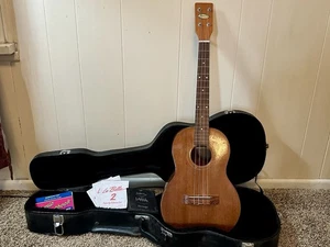 Vintage Harmony Baritone Ukulele Mahogany USA Made c.1958 With Case Book Strings - Picture 1 of 13