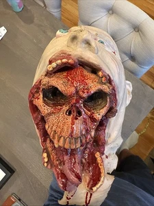 Burp Charlie Totenkopf Maske Halloween - Bild 1 von 9