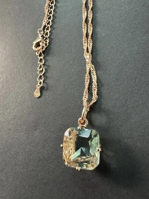 585 14K RG Estampado Verde Sirena Topacio Cuadrado Colgante 19” Collar Cierre Cadena Foto 1 de 4