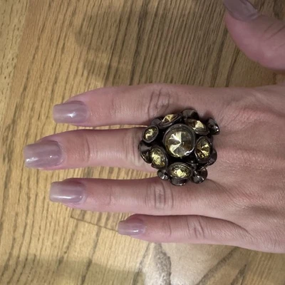 NUEVO ANILLO ELÁSTICO DIAMANTES COLGANTES FÓSILES: Estrás de bronce Foto 1 de 4