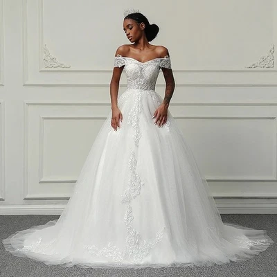 Personalizado Cuello Barco Elegante Vestido de Novia Hombro Descubierto Encaje Apliques Vestido de Novia Foto 1 de 4