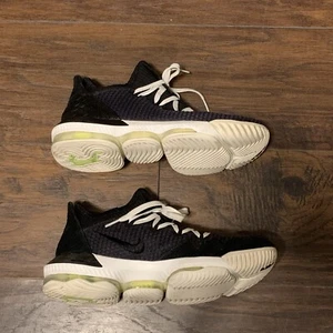 Zapatos de baloncesto Nike LeBron 16 bajos negros pitón negros/cumbre blancos voltios talla 9,5 - Imagen 1 de 10