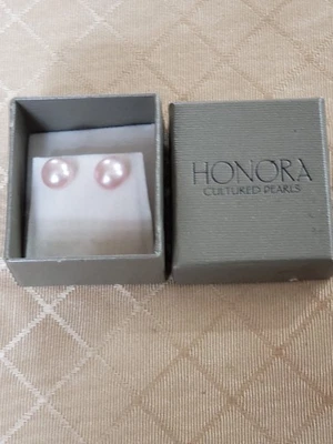 NUEVO en Caja Pendientes Honora Plata Esterlina Polvo Rosa Perla Poste Trasero 1/4" Foto 1 de 4