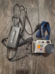 Sony DSC-S70 Cyber Shot LCD Digital Camera 3.3MP 6x Carl Zeiss Tested And Works - Picture 1 of 12