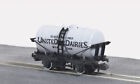 Peco NR-P167 N Gauge Milk Tank 'United Dairies'