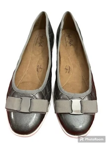 Soft Style By Hush Puppies Womens Size 10 Gray Round Toe Slip On Ballet Flats - Picture 1 of 4