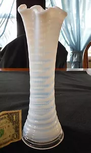 MODELL FEUERSTEIN FRANZÖSISCHE OPALISIERENDE #911 SPALIER "GERIPPTE SPIRALE" 10" VASE - Bild 1 von 4