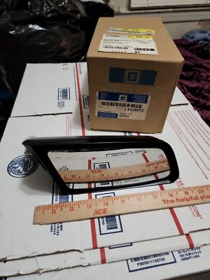 1982 - 1996 年 Oldsmobile Cutlass Century GM NOS 10284772 右握后视镜 — 第 1/4 张图片