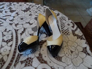 New Chanel Black/Pale Yellow Calf Patent Leather D'Orsay Heeled Pumps Size 40.5B - Picture 1 of 24