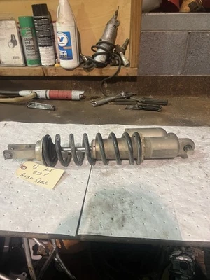 13 KAWASAKI KX 250F KX250F SUSPENSÃO DE CHOQUE TRASEIRA FABRICANTE DE EQUIPAMENTO ORIGINAL BOA 45014-0392-23P S25 - Imagem 1 de 4