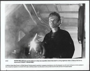 Sci-Fi Leviathan Peter Weller of Robocop LOT 2 Original 1989 Promo Photos - Picture 1 of 2