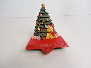 Árbol de Navidad vintage de hierro fundido/resina con soporte para medias de oso de peluche de 4 pulgadas de alto - Imagen 1 de 5