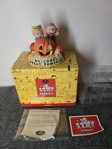 Hallmark Peanuts Gallery The Great Pumpkin Linus Sally Figurine Lighted Numbered - Picture 1 of 16