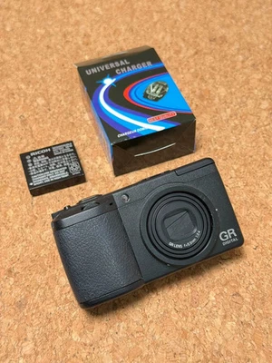 RICOH GR DIGITAL II 10.1MP Digital Camera 4x Optical Zoom - 100% Working - Image 1 of 4