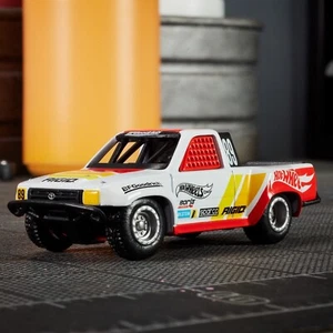 Hot Wheels Collectors-Hot Wheels Elite 64 - 1989 Toyota HiLux Stadium TruckHWR90 - Picture 1 of 18