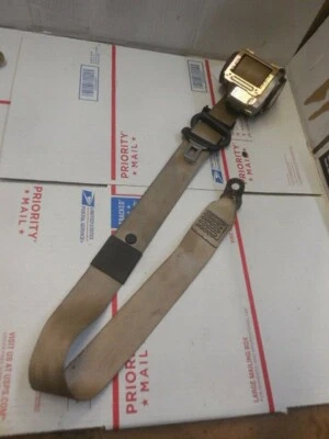 Cinto de segurança dianteiro direito para passageiros Audi A6 1998 - 2004 560571801  - Imagem 1 de 3