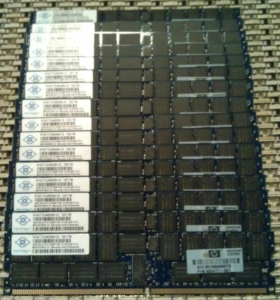 HP Originale 2 GB Di Memoria PC2-5300P 405476-051 per Proliant Server - Immagine 1 di 1