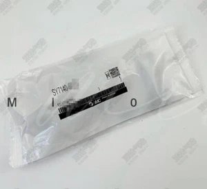 QTY:1 Solenoid Valve SY7140-5GD-02 SY7140-5D-02 SY7140-5DZ-02 With base - Picture 1 of 2