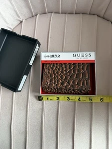 GUESS Men's Wallet Brown New Retail Never Used - Picture 1 of 4