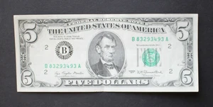 1977  $5 New York Federal Reserve Note/F-1974B/about uncirculated/FREE SHIPPING! - Picture 1 of 8