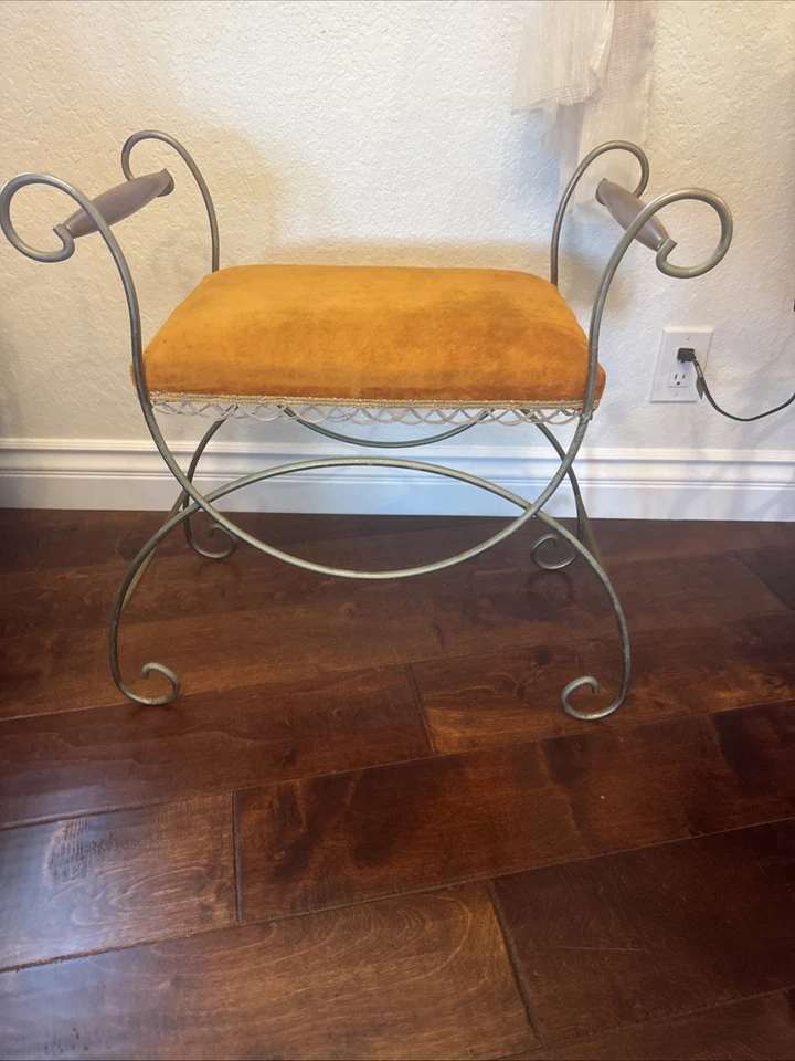 Banqueta vintage estilo regência Hollywood banco ouro/franja - Imagem 1 de 4