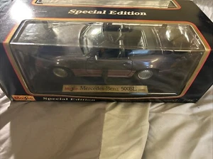 Maisto Special Edition 1989 Mercedes-Benz 500sl 1:18 Scale Silver Damaged Box - Picture 1 of 3