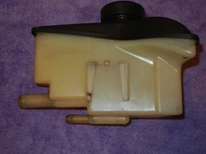 92 - 98 SAAB 9000 Power Steering Reservoir 4190161 4192993 H2 - Foto 1 di 7