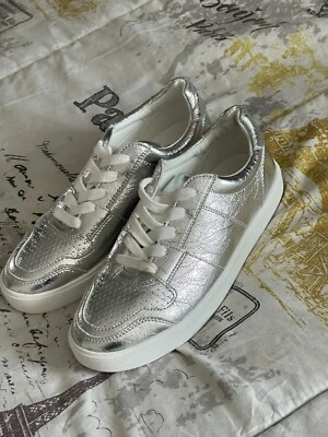 Sam Edelman Серебряный кожаный кроссовок женщин размер 9 новый мягкий комфорт шнурует вверх - Изображение 1 из 4