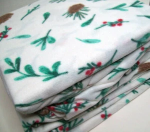 Nuevo juego de sábanas Home Collection Ashley Cooper polar cono de pino invierno Berry King - Imagen 1 de 4