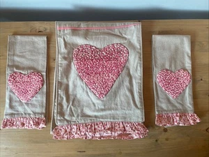 Rare Pier 1 Imports Heart Valentines Day Table Runner 72" 2 Hand Towels - Picture 1 of 11