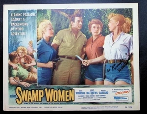 Tarjeta de lobby Marie Windsor autografiada original 1956 de SWAMP WOMEN - Imagen 1 de 2