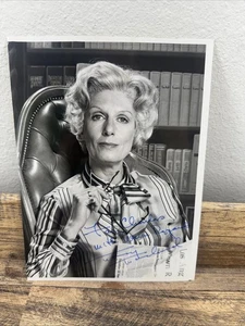 Margaret Pynchon Signed Photo - Picture 1 of 2
