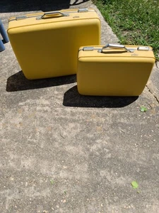 Equipaje amarillo vintage American Tourister Tiara, 2 piezas - Imagen 1 de 10