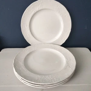 Johnson Brothers Richmond White Lace Dinner Plates x 4 England EXC - Picture 1 of 11